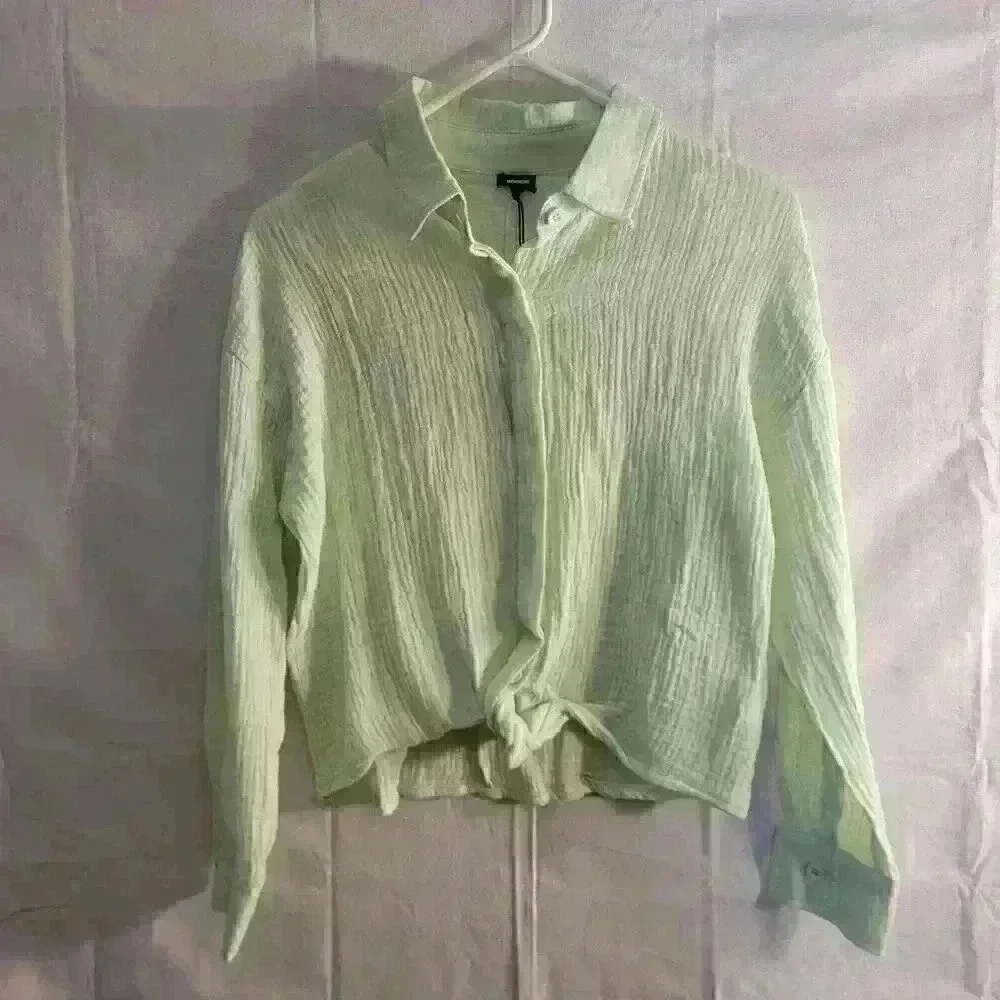 Monrow Top Womens Small Green Twist Front Button Shirt Crinkle Cotton Beach - Picture 9 of 9